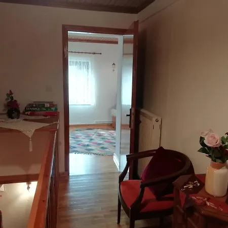Cosy House, μια ανάσα πριν τη λίμνη Дом отдыха Kalivia (Thessaly)