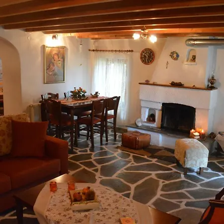 Cosy House, μια ανάσα πριν τη λίμνη Holiday home Kalivia (Thessaly)