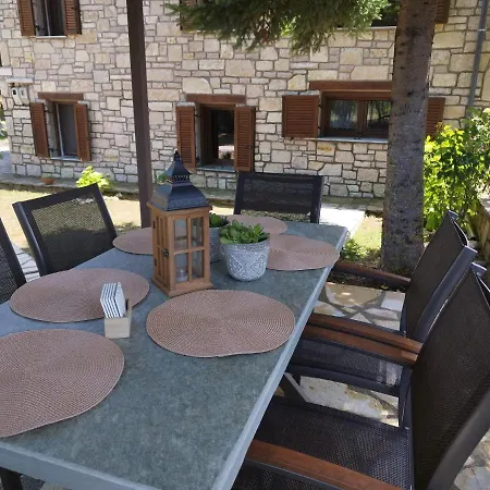 Holiday home Cosy House, μια ανάσα πριν τη λίμνη *
