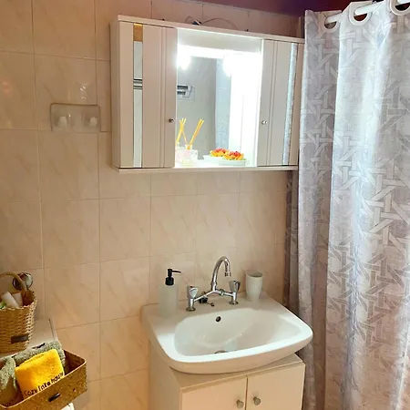 Cosy House, μια ανάσα πριν τη λίμνη Holiday home *