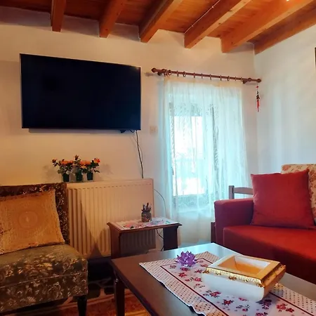 Cosy House, μια ανάσα πριν τη λίμνη *